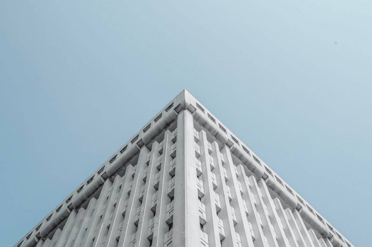 人人影视三问三改:带你深入解析影视剧剧本写作的艺术